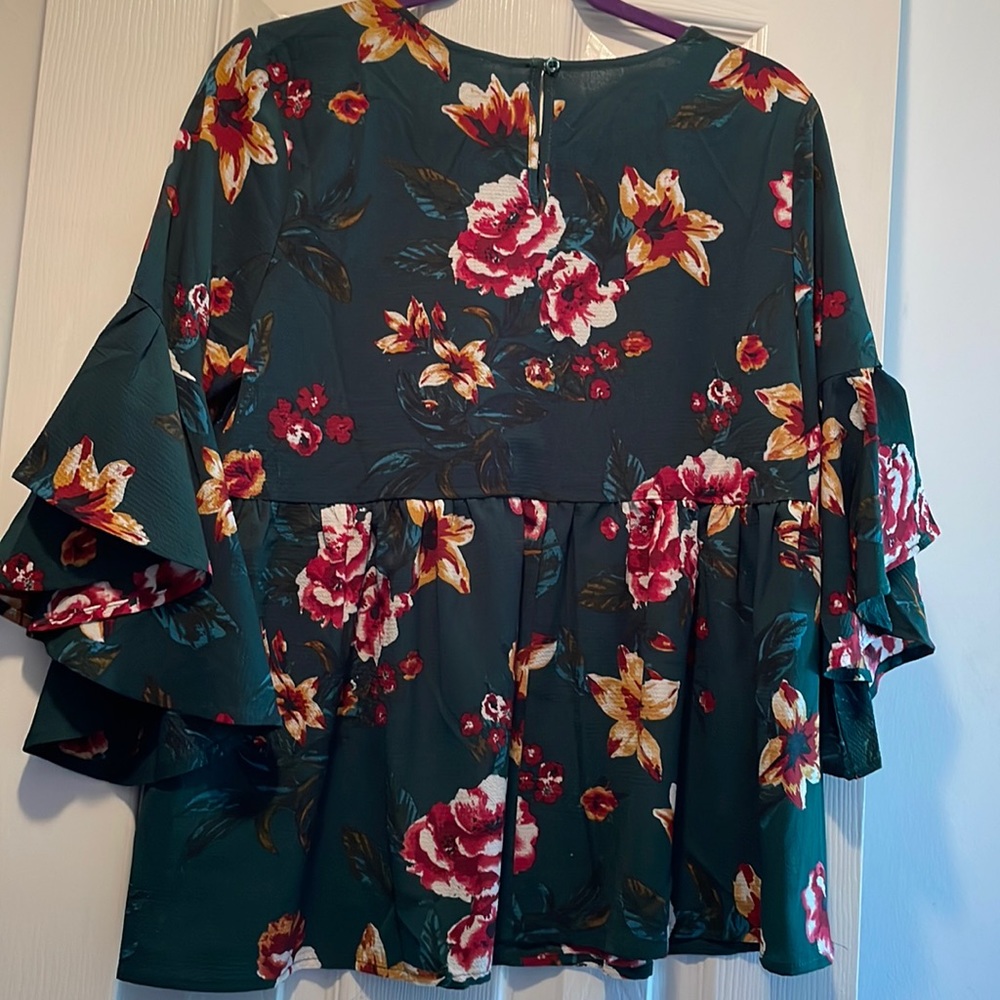 Floral print blouse